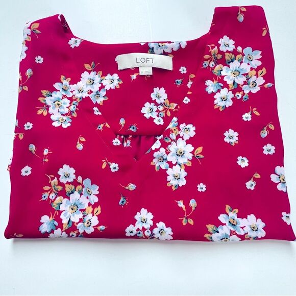 LOFT Magenta Floral Flutter Short Sleeve V Neck Pop Over Blouse Size M - Picture 8 of 10